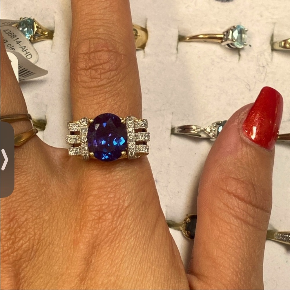 14k yg color changing sapphire